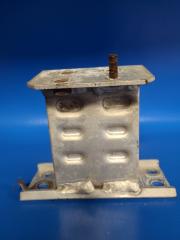 Кронштейн усилителя переднего бампера передний правый PRIUS - 30 09-17