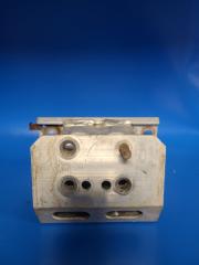 Кронштейн усилителя переднего бампера передний левый TOYOTA PRIUS - 30 09-17