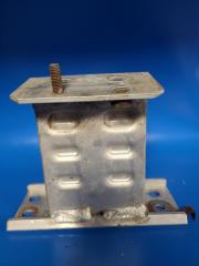 Кронштейн усилителя переднего бампера передний левый PRIUS - 30 09-17