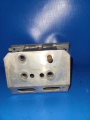 Кронштейн усилителя переднего бампера передний левый TOYOTA PRIUS - 30 09-17