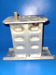 Кронштейн усилителя переднего бампера передний левый PRIUS - 30 09-17