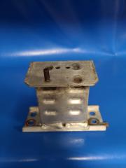 Кронштейн усилителя переднего бампера передний левый PRIUS - 30 09-17