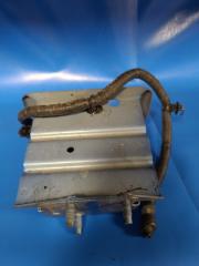 Кронштейн усилителя переднего бампера передний правый NISSAN LEAF 10-17