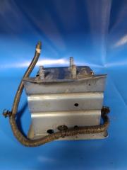 Кронштейн усилителя переднего бампера передний правый LEAF 10-17