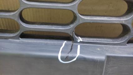 Решетка переднего бампера MAZDA CX-7 06-12 2.3 L3