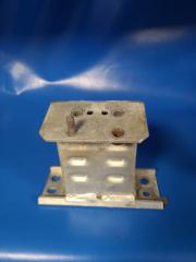 Кронштейн усилителя переднего бампера передний левый PRIUS - 30 09-17