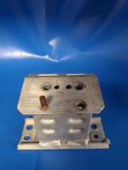 Кронштейн усилителя переднего бампера передний левый PRIUS - 30 09-17