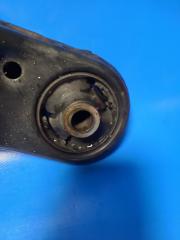 Рычаг передней подвески нижний передний правый AURIS 06-12