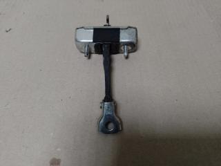 Ограничитель двери передний правый TOYOTA AURIS 06-12