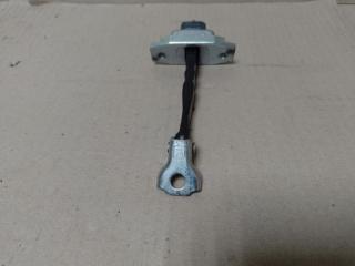 Ограничитель двери передний левый TOYOTA PRIUS C/AQUA 11-14