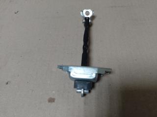 Ограничитель двери передний левый PRIUS C/AQUA 11-14