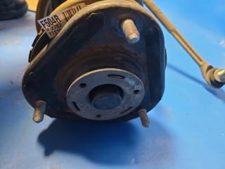 Амортизатор передний правый PRIUS PLUS 11-14