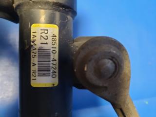 Амортизатор передний правый PRIUS PLUS 11-14