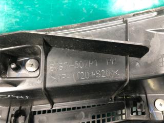 Пластик под лобовое стекло / Жабо правый 3 BM 13-19 2017 2.0L 4