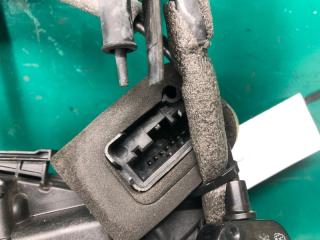 Замок двери передний правый VOLKSWAGEN PASSAT B7 11-15 CBTA 2.5L