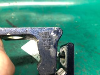 Петля двери верхняя передняя правая VOLKSWAGEN PASSAT B7 11-15 CBTA 2.5L