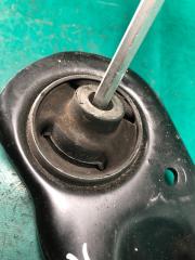 Рычаг передней подвески нижний передний правый PASSAT B7 11-15 11/2011 CBTA 2.5L