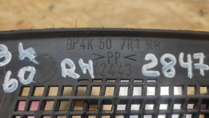 Пластик под лобовое стекло / Жабо правый MAZDA 3 BK 03-08 SEDAN 2.3 L3