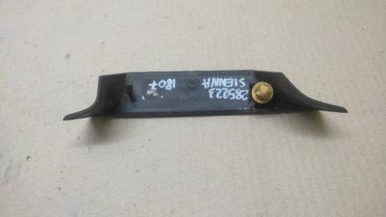 Заглушка рейлинга правая SIENNA 03-10 2006 3.5 2GR-FE