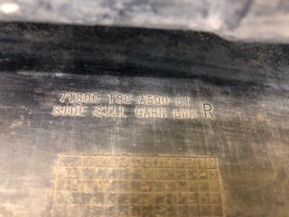 Накладка порога наружная правая CIVIC FC/FK 15-