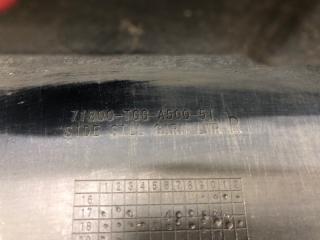 Накладка порога наружная правая CIVIC FC/FK 15-