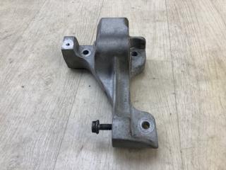 Кронштейн промежуточного вала передний правый 200 14-16