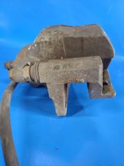 Суппорт тормозной передний правый PRIUS - 30 09-17