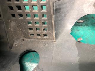 Дефлектор радиатора левый PATHFINDER R52 12-21 2020 3.5 VQ35DD