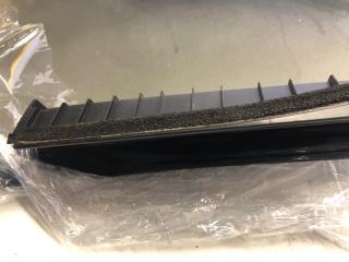 Пыльник крыла передний левый LS500 18-