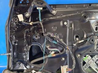 Дверь передняя правая RAV4 05-12