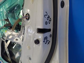 Дверь передняя правая YARIS 05–11