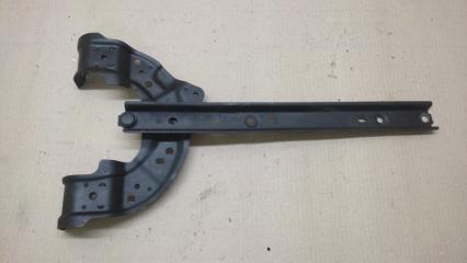 Кронштейн замка капота CT200 11-17 2013 1.8 2ZRFXE