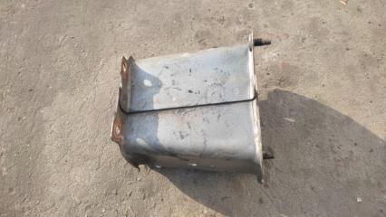 Кронштейн усилителя заднего бампера левый VERSA B17 11-19 2013 SEDAN 1.6 HR16DE