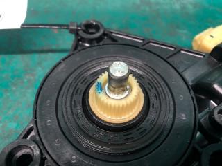 Моторчик стеклоподъемника задний правый SORENTO XM 09-14 2009 2.4