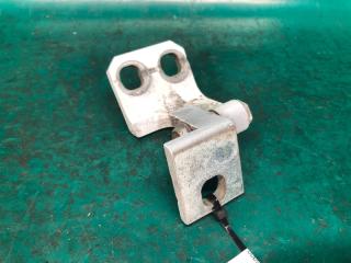 Петля двери нижняя задняя правая DART 12-16 2015 2.4 ED6