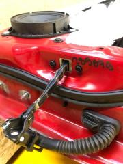 Ограничитель двери передний левый NISSAN LEAF 18-