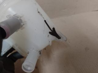 Расширительный бачок инвертора PRIUS - 30 09-17