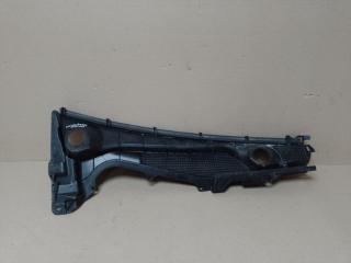 Пластик под лобовое стекло / Жабо левый M35/M45 04-10