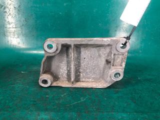 Кронштейн опоры двигателя правый M25/M37/M56/Q70/M35H 10-16 2010 Седан 3.7 VQ37VHR