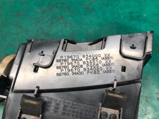 Дефлектор воздушный правый M25/M37/M56/Q70/M35H 10-16 2010 Седан 3.7 VQ37VHR