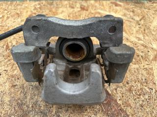 Суппорт тормозной задний правый CAMRY 50 12-15