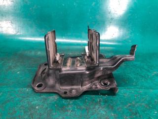 Кронштейн усилителя переднего бампера правый SUBARU OUTBACK 03-09 BP 2.5 EJ253