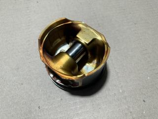 Поршень правый AVALON 99-05 1999 3.0 1MZFE