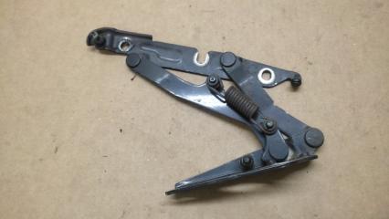 Петля крышки багажника правая JETTA 05-10