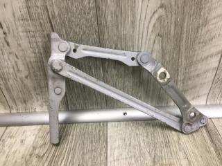 Петля крышки багажника правая GS350 GS300 05-11