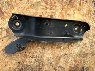 Крепление балки подвески заднее правое MURANO Z51 07-14