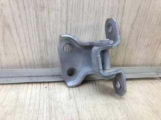 Петля двери нижняя передняя правая ES350 06-12