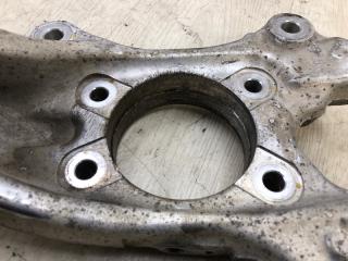 Кулак поворотный передний правый LS600HL 06-17