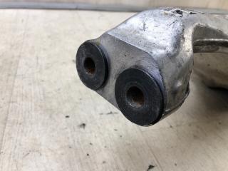 Кулак поворотный передний правый LS600HL 06-17