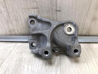 Кронштейн передний правый CRV 06-12